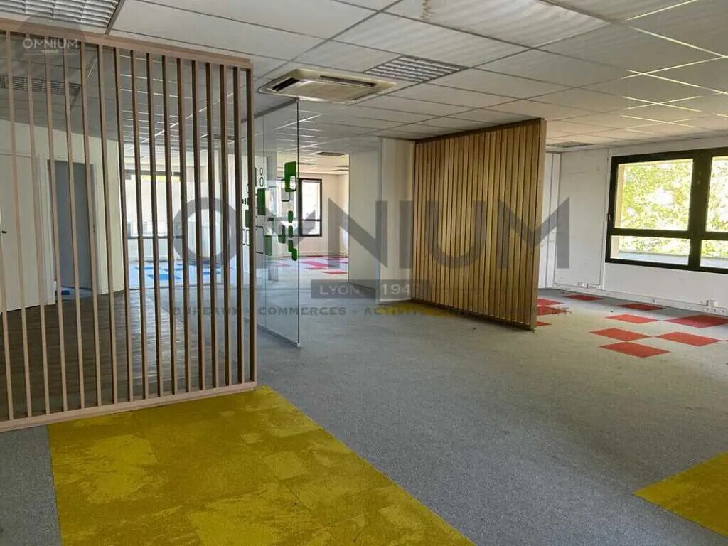 Location Bureaux 174 m² - Photo 1