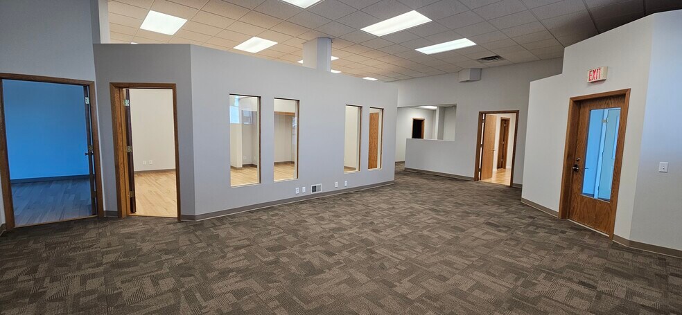 705 S Barstow St, Eau Claire, WI for lease - Interior Photo - Image 3 of 13