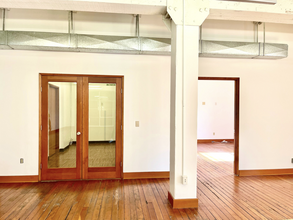 1231 NW Hoyt St, Portland, OR for lease Interior Photo- Image 1 of 4