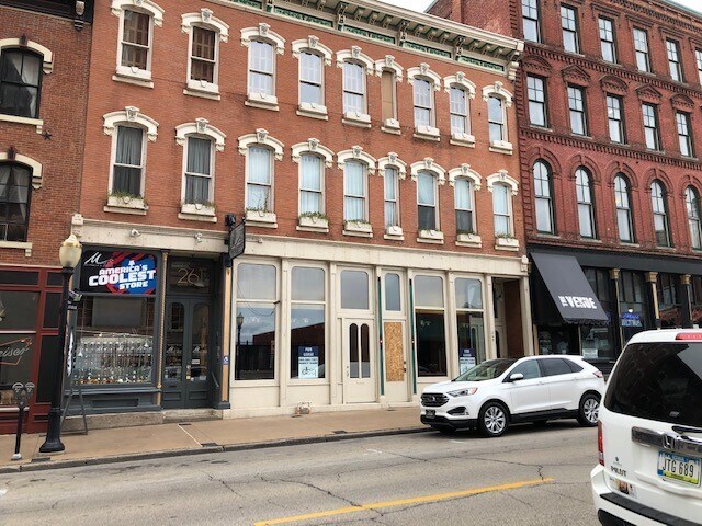 261-269 Main St, Dubuque, IA for sale - Building Photo - Image 1 of 1