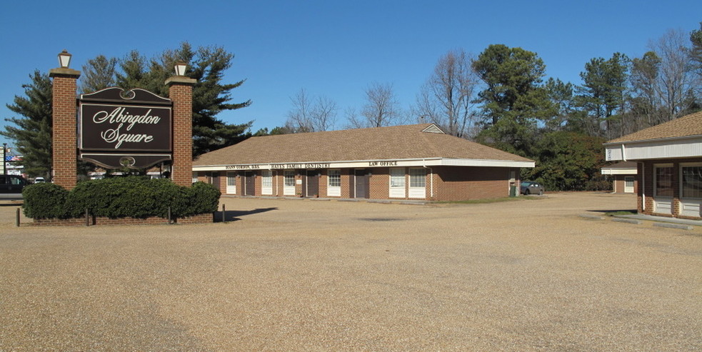 3051-3077 George Washington Memorial Hwy, Hayes, VA for lease - Building Photo - Image 1 of 1