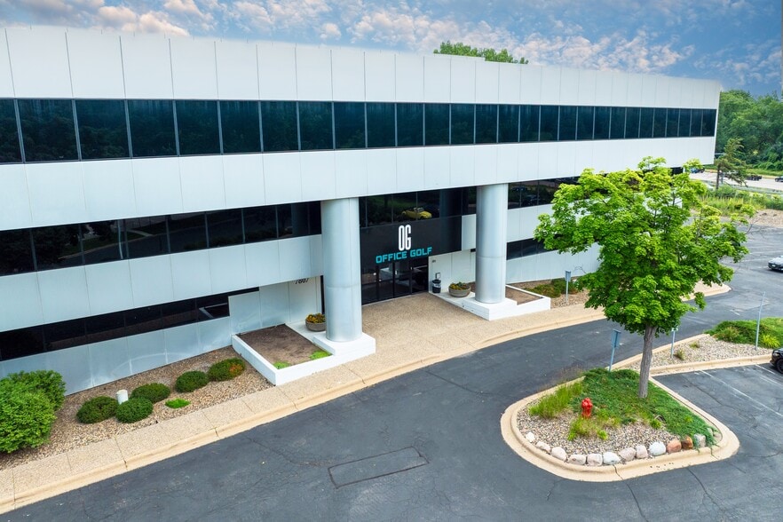 7807 Creekridge Cir, Bloomington, MN for sale - Building Photo - Image 3 of 9