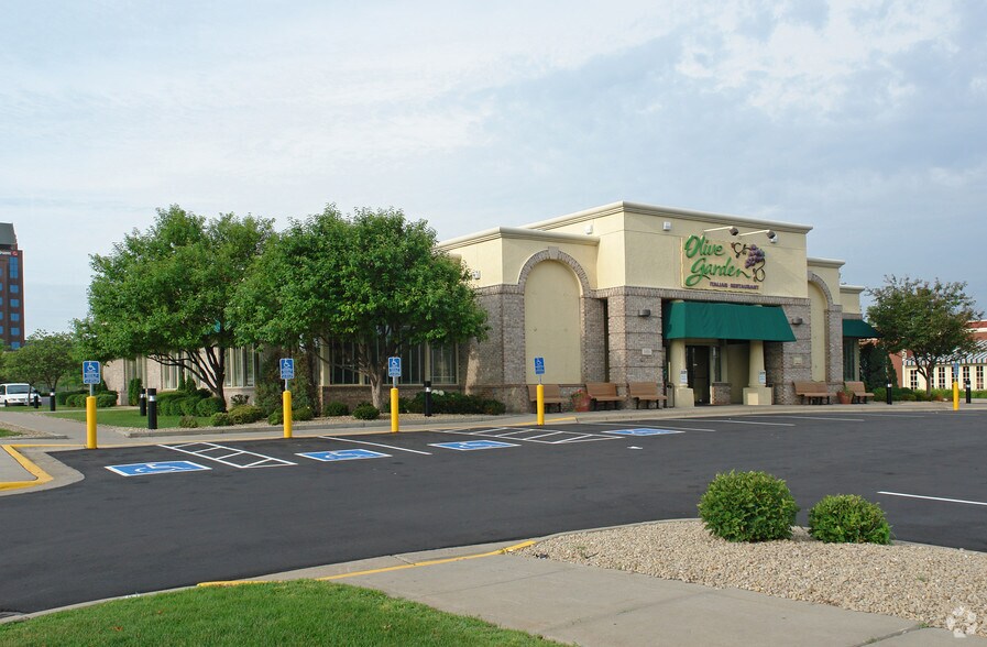 5235 Wayzata Blvd, Saint Louis Park, MN for sale - Primary Photo - Image 1 of 1