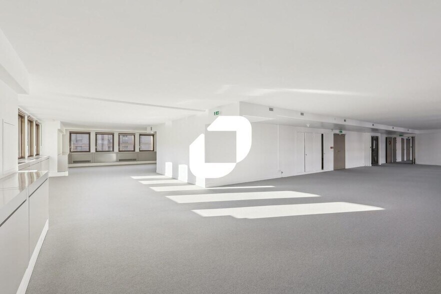 Office in Paris for lease - Interior Photo - Image 2 of 17
