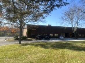 306 Commerce Dr, Exton, PA for lease Building Photo- Image 2 of 32