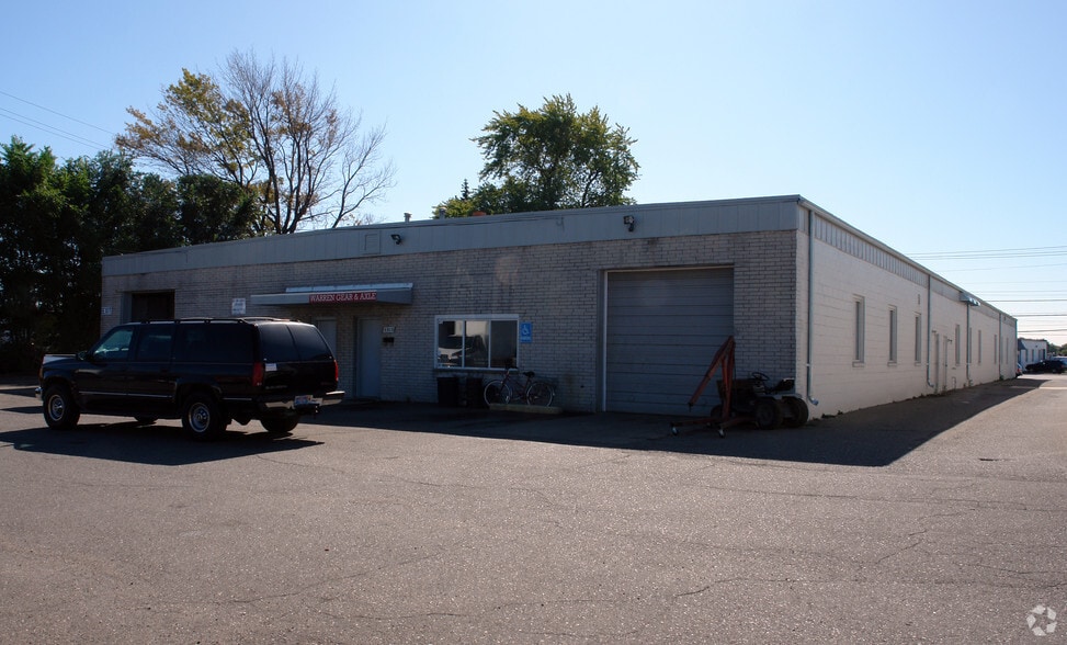 3517 E 10 Mile Rd, Warren, MI for lease - Building Photo - Image 2 of 2