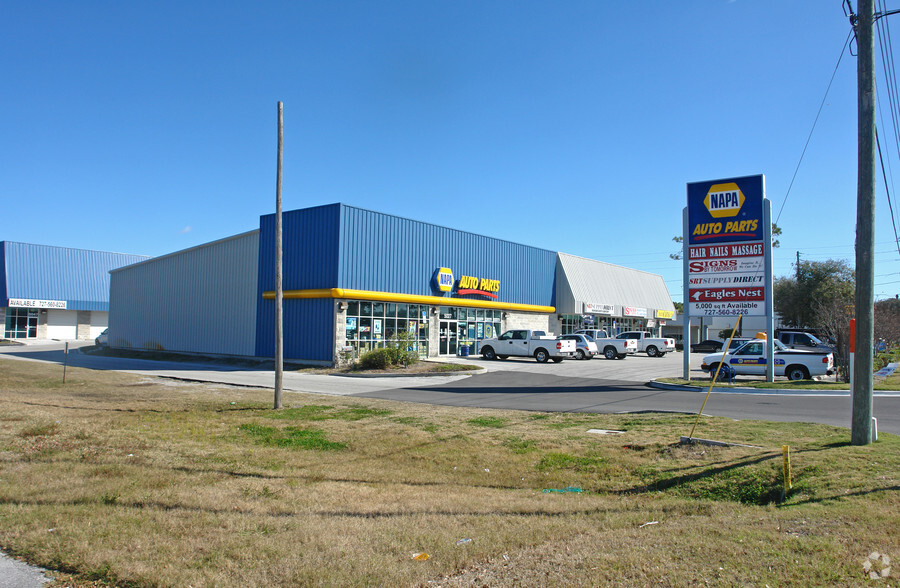 5011-5047 Ulmerton Rd, Clearwater, FL for lease - Building Photo - Image 1 of 5