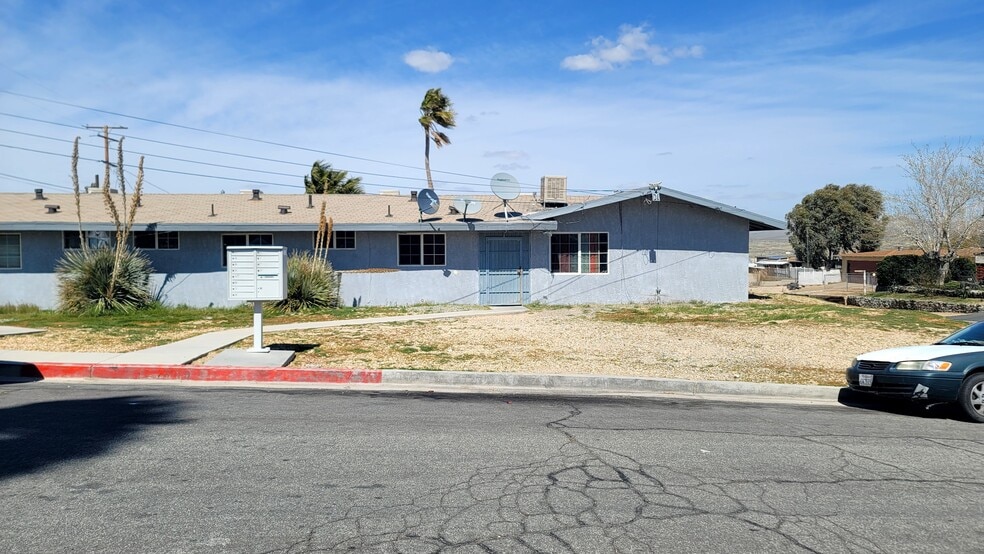 204 Woodham Ave, Barstow, CA for sale - Building Photo - Image 2 of 17