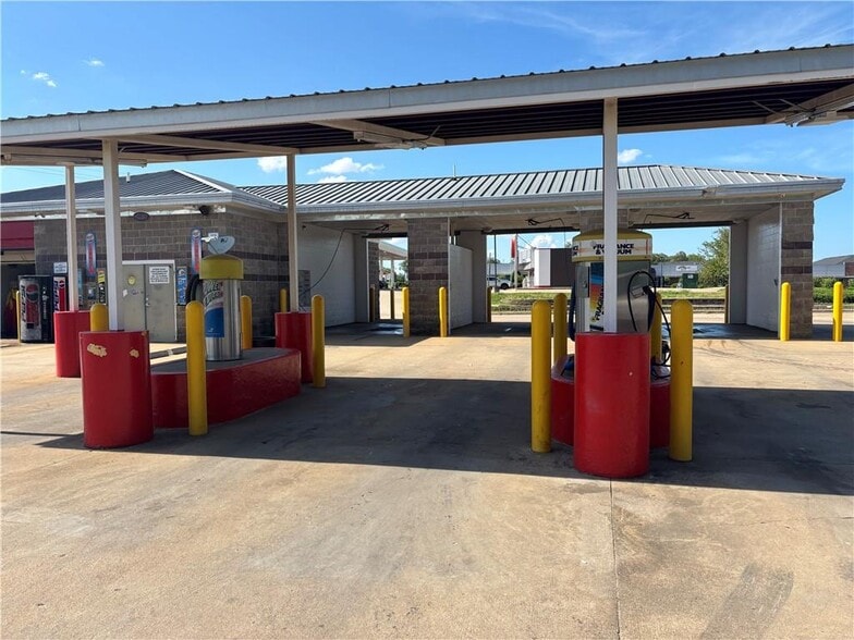 16 Main St, Farmington, AR for sale - Building Photo - Image 3 of 10