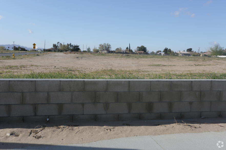 Jacaranda Ave, Hesperia, CA for sale - Primary Photo - Image 1 of 1