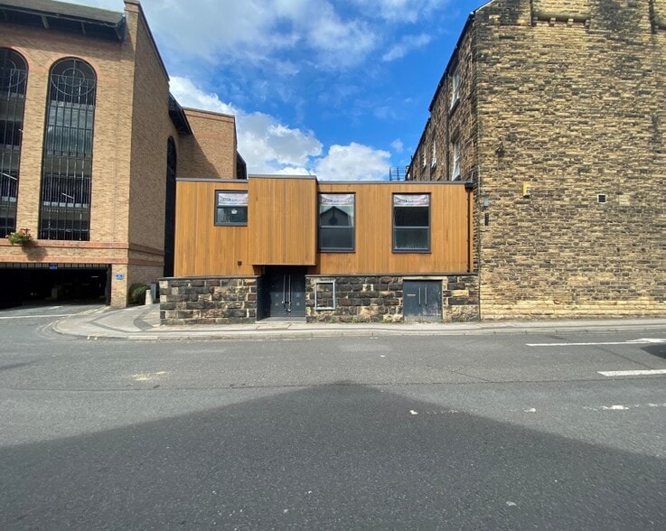 29 East Parade, Harrogate for lease - Building Photo - Image 2 of 2