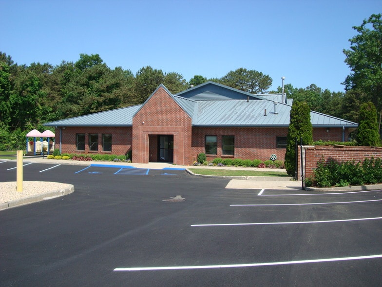 7 Crossway Blvd, Patchogue, NY for sale - Building Photo - Image 3 of 16