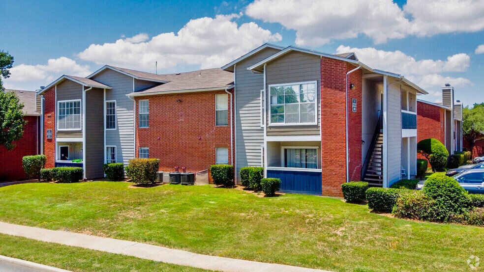 1826-1829 Esters Rd, Irving, TX for sale - Building Photo - Image 1 of 1