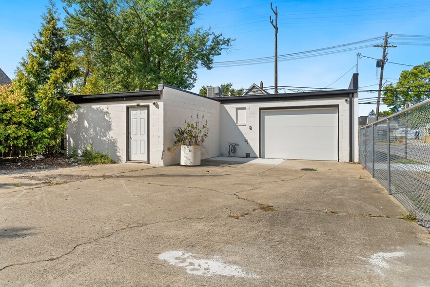 4651 W 130th St, Cleveland, OH for sale - Building Photo - Image 1 of 30