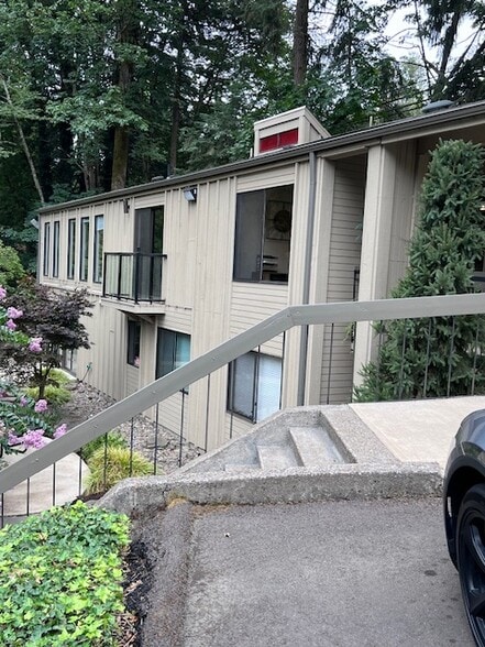 4160 Commercial St SE, Salem, OR for lease - Building Photo - Image 3 of 11