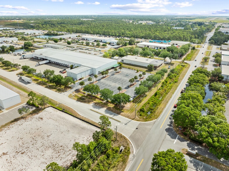 7856 Ellis Rd, Melbourne, FL for lease - Building Photo - Image 3 of 16