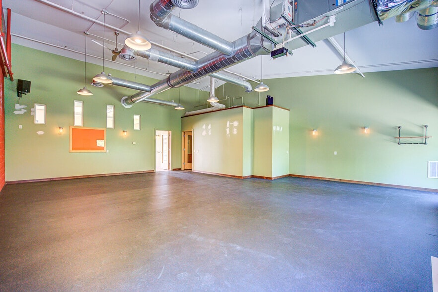 6200 Nesbitt Rd, Fitchburg, WI for sale - Building Photo - Image 1 of 7