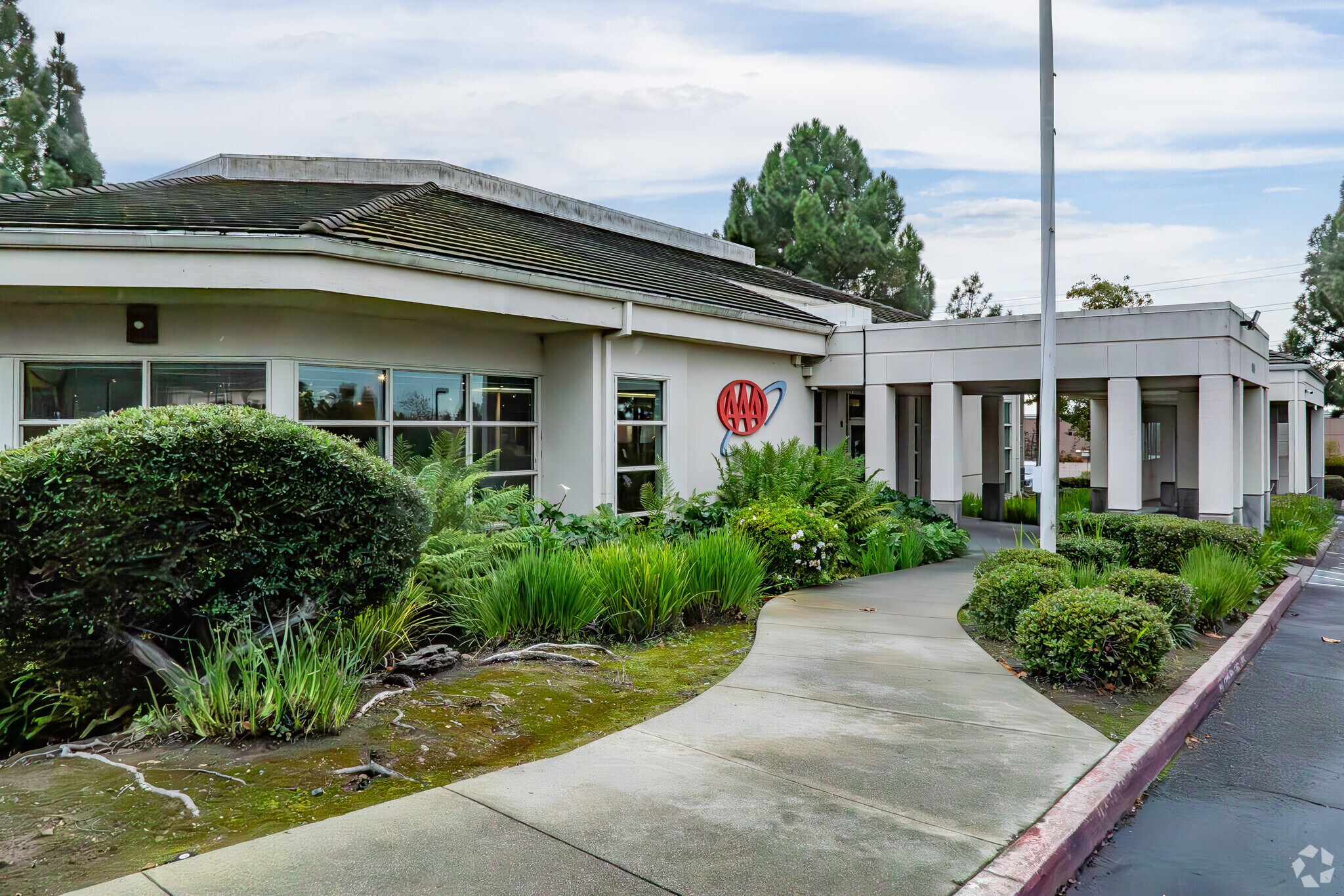 1183 Admiral Callaghan Ln, Vallejo, CA for sale Primary Photo- Image 1 of 1