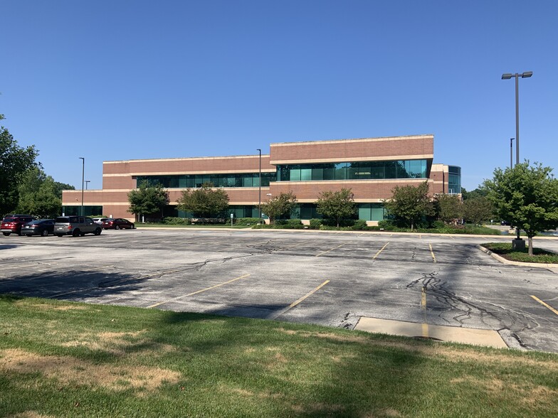 1301 E Douglas Rd, Mishawaka, IN for lease - Building Photo - Image 1 of 2