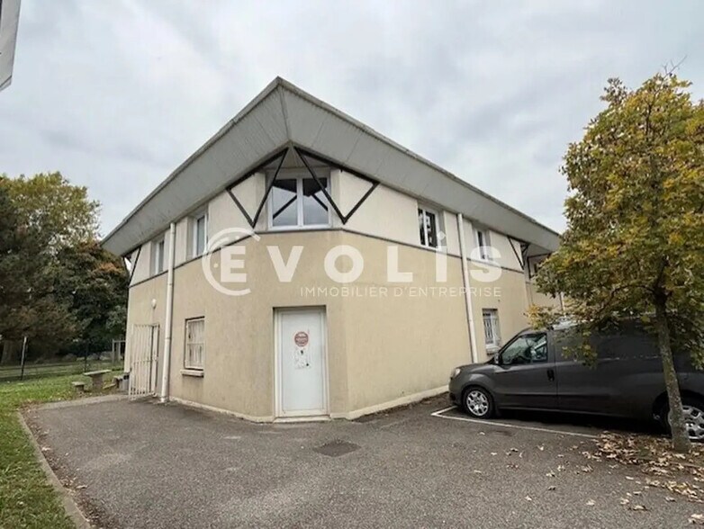 3 B Rue Irene Joliot Curie, Eybens for lease - Building Photo - Image 1 of 7