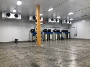 2323 NW 72nd Ave, Miami, FL for lease Interior Photo- Image 2 of 12