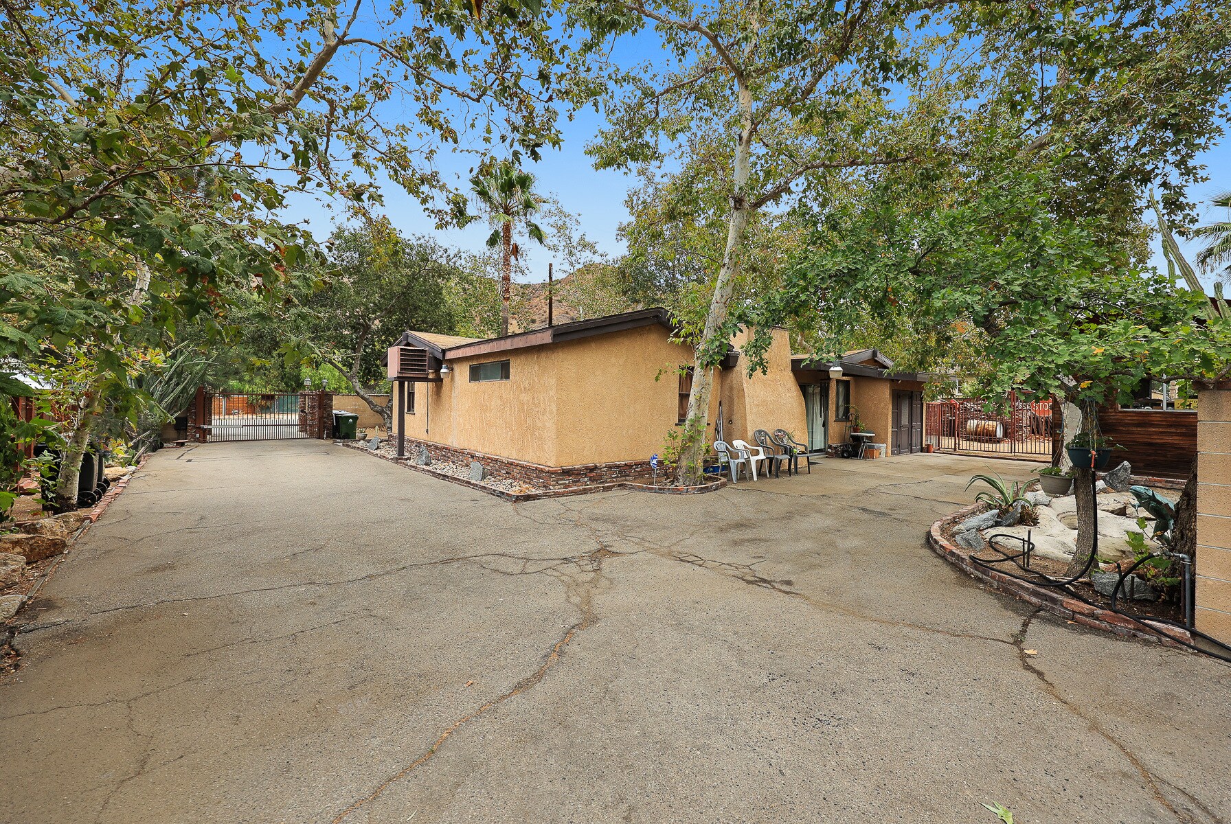 9520 La Tuna Canyon Rd, Sun Valley, CA 91352 Prime 2.12 Acre Lot, 9