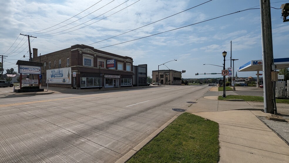 608 Main st, Mishawaka, IN for sale - Building Photo - Image 3 of 9