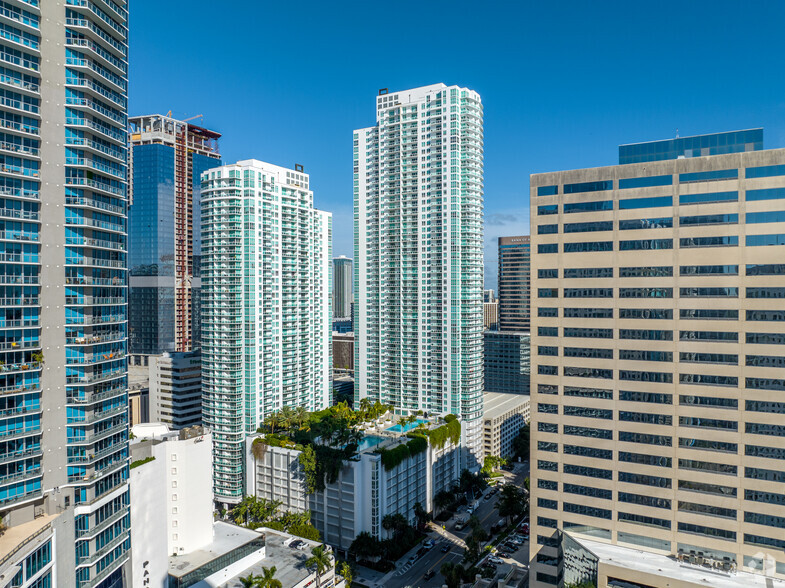 903-955 Brickell, Miami, FL 33131 - Brickell Plaza | LoopNet