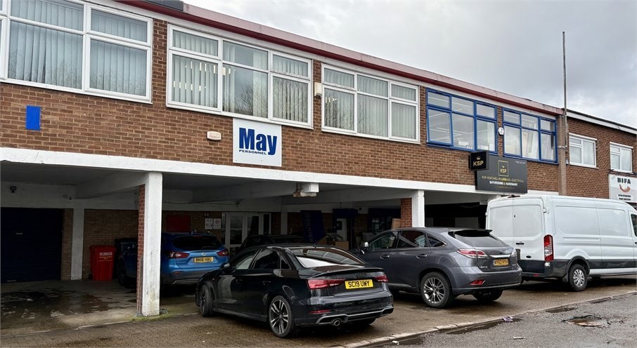 10 Browells Ln, Feltham, LND TW13 7LW - Unit 9 -  - Interior Photo - Image 1 of 8