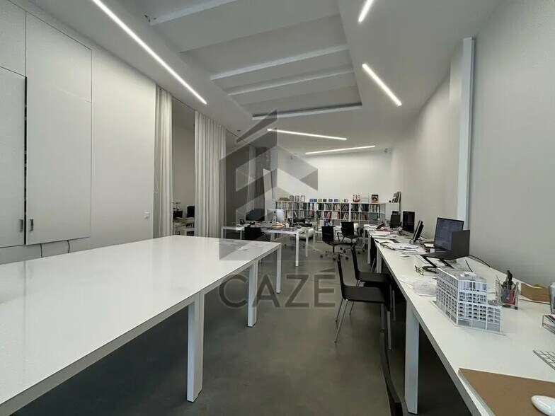 Office in Bordeaux for lease - Interior Photo - Image 1 of 3