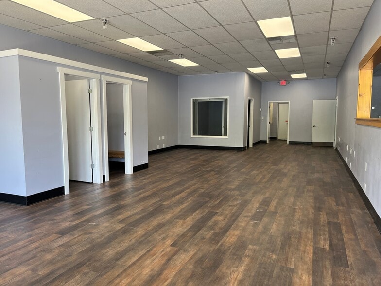 129 Old US Highway 70 E, Black Mountain, NC for lease - Building Photo - Image 2 of 2