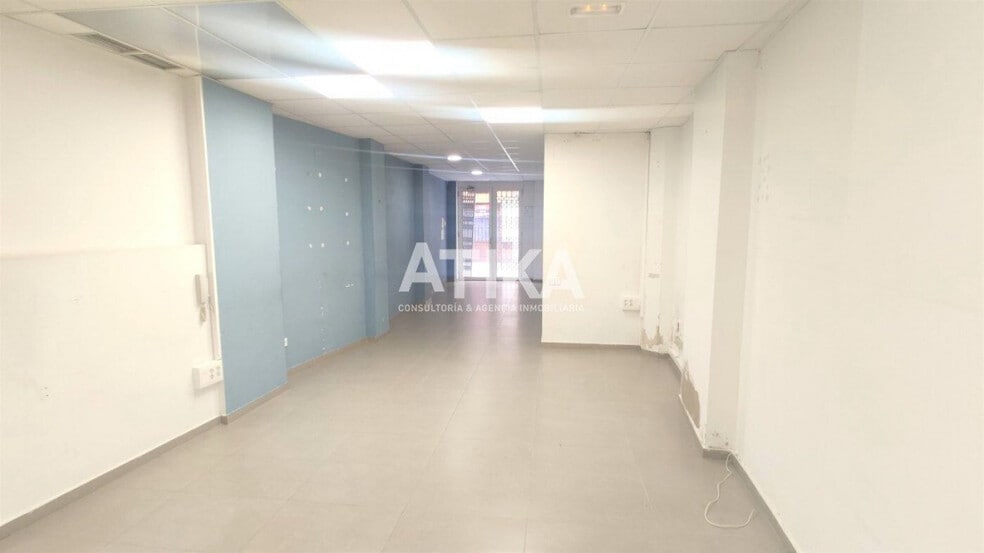 Retail in València for lease - Building Photo - Image 1 of 6