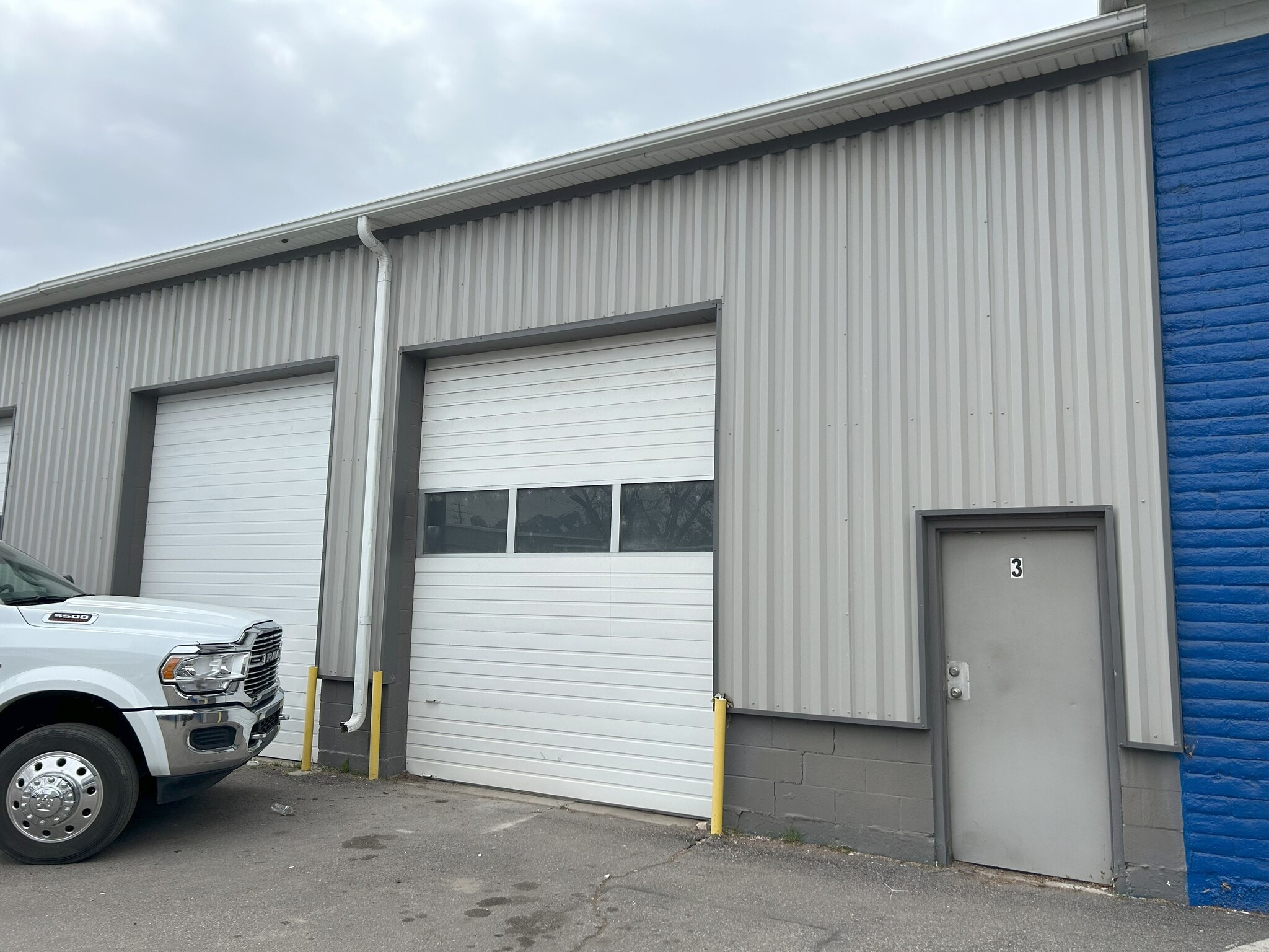 900 W Wilson Ln, West Haven, UT for lease Interior Photo- Image 1 of 4
