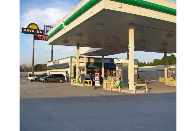 1200 W 4th St, Adel, GA for sale - Primary Photo - Image 1 of 1