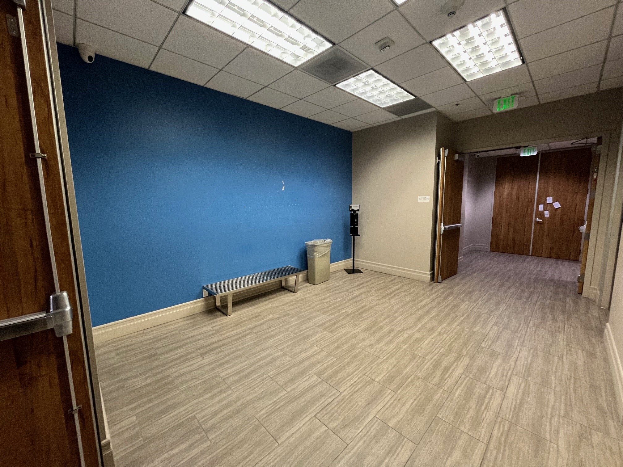 6200 Canoga Ave, Woodland Hills, CA for lease Lobby- Image 1 of 12