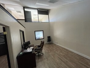 14930 Ventura Blvd, Sherman Oaks, CA for lease Interior Photo- Image 2 of 7