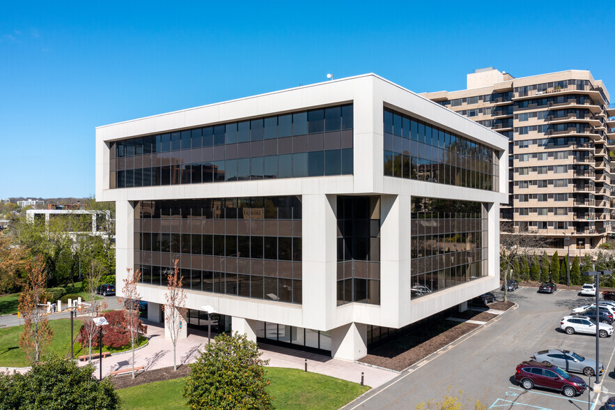 1 Barker Ave, White Plains, NY for lease - Building Photo - Image 1 of 5