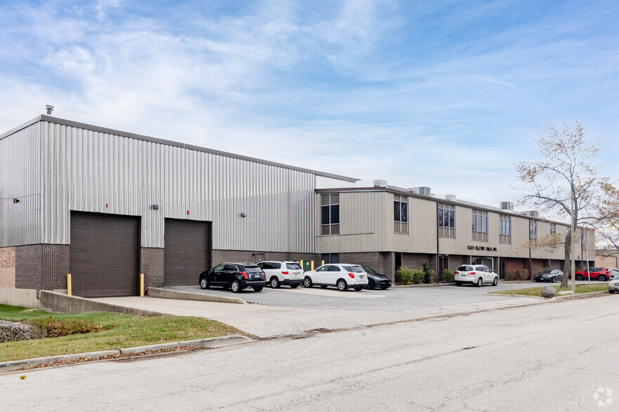 1001 Industrial Dr, Bensenville, IL for lease - Building Photo - Image 1 of 21