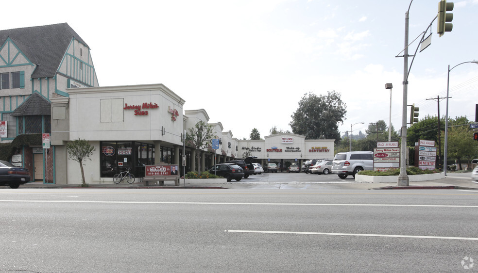 19458 Ventura Blvd, Tarzana, CA for sale - Primary Photo - Image 1 of 1