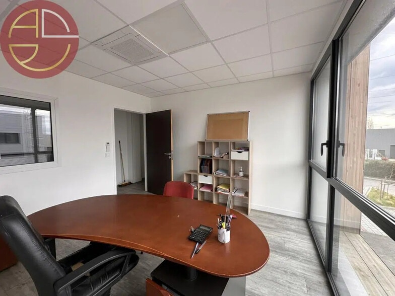 Industrial in Toulouse for lease - Interior Photo - Image 3 of 12