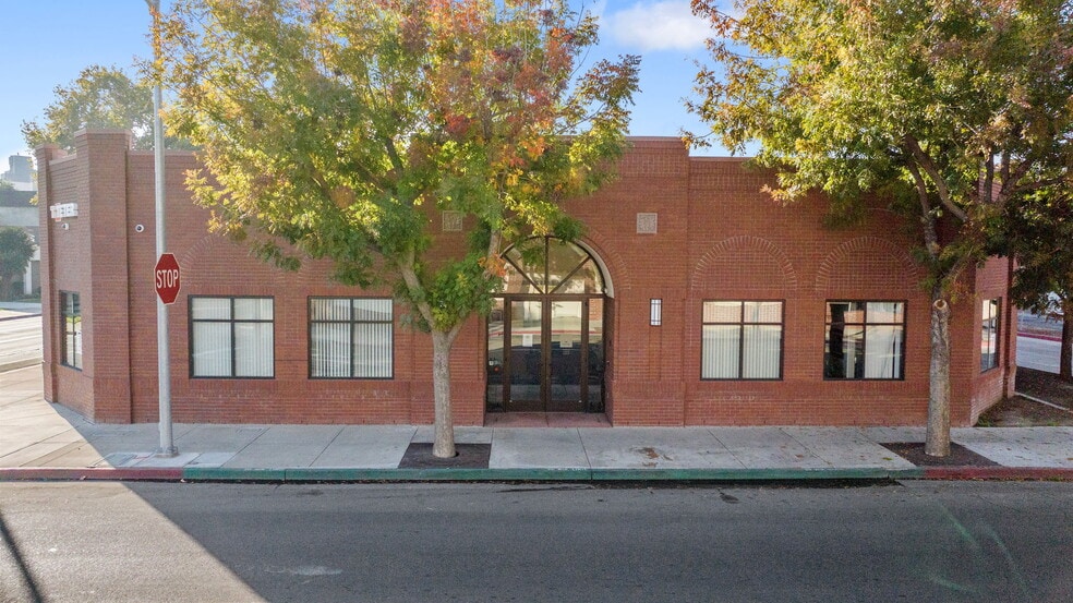 125 S Bridge St, Visalia, CA for sale - Building Photo - Image 3 of 11