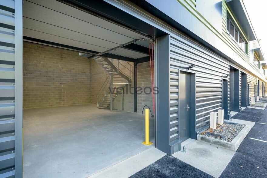 Flex in Muret for sale - Building Photo - Image 2 of 11