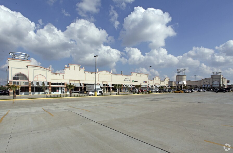 415 W Little York Rd, Houston, TX for lease - Primary Photo - Image 1 of 12