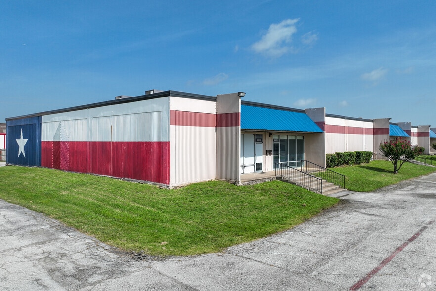 605 E Palace Pky, Grand Prairie, TX for lease - Building Photo - Image 1 of 8
