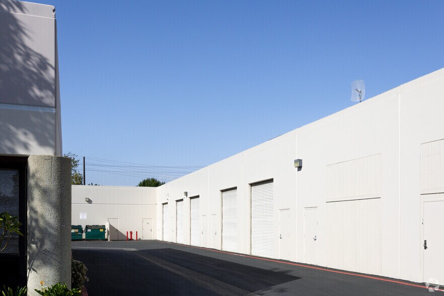 5135 Edison Ave, Chino, CA for lease - Building Photo - Image 2 of 5