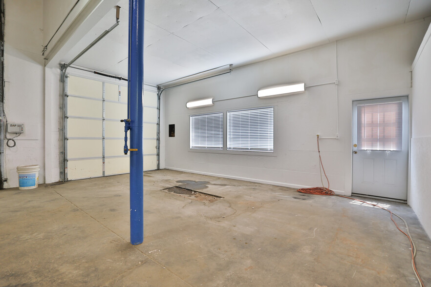 205 S Old Route 66, Hamel, IL for lease - Interior Photo - Image 3 of 29