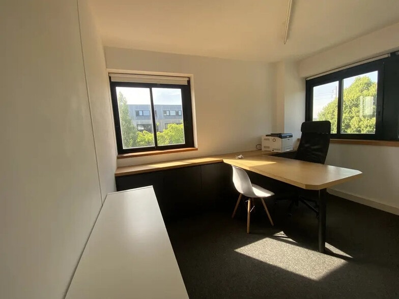 38 Rue Jules Verne, Orvault for sale - Interior Photo - Image 2 of 5