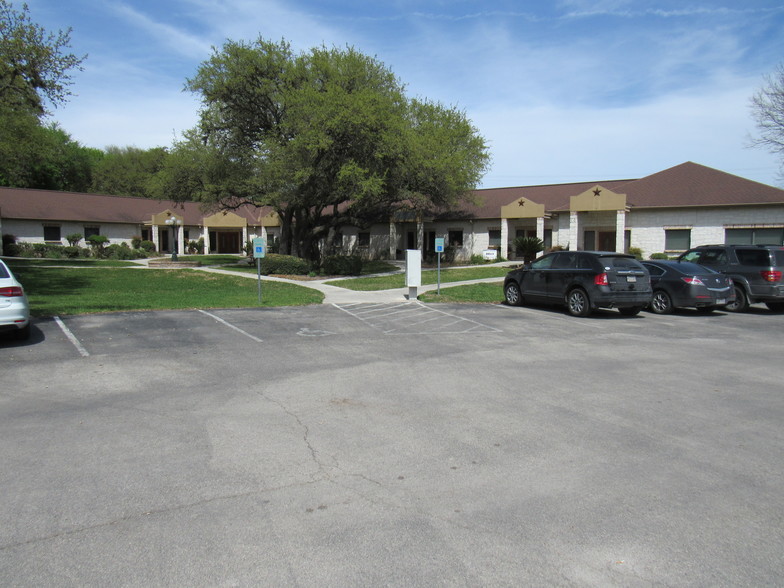 19365 FM 2252, Garden Ridge, TX for lease - Building Photo - Image 3 of 9