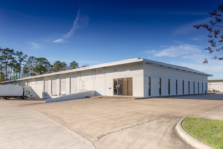 2700 Greens Rd, Houston, TX for lease - Building Photo - Image 3 of 11