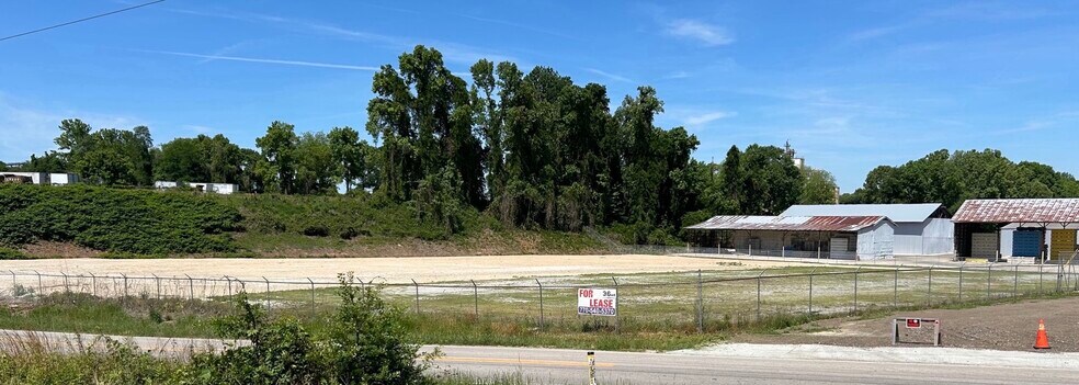 1041 East Ridge Rd, Gainesville, GA for lease - Building Photo - Image 1 of 4